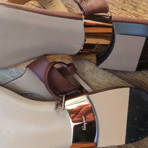 Salvatore Ferragamo Women's Tan Leather Sandals - Picture 8 of 9